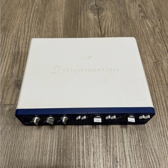 DigiDesign MBox 2 USB Audio Interface (Read) - Picture 2 of 12